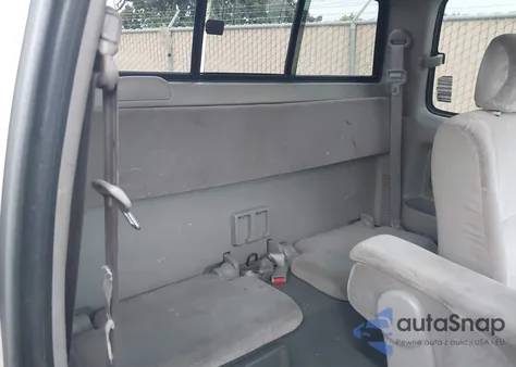 2002 Toyota Tacoma z USA, uszkodzony, nr VIN 5TEVL52N42Z053757